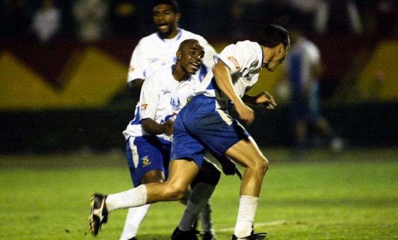 jogadores do sao bernardo comemoram gol da vitória na final contra o flamengo