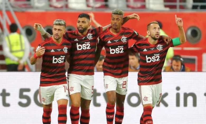 o quarteto arrascaeta, gabigol, bruno henrique e everton ribeiro comemorando gol sob o comando de jorge jesus