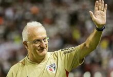 dorival junior cumprimentando os torcedores do são paulo