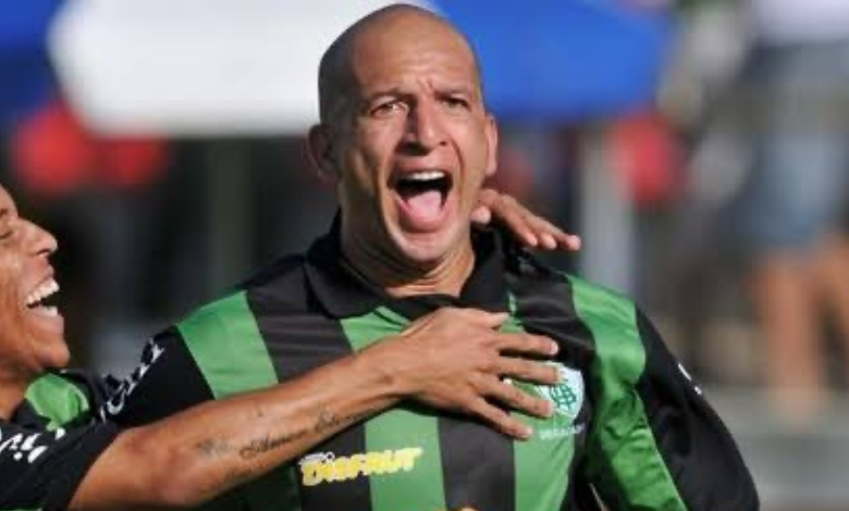 Fábio Júnior Comemora Gol Pelo América MG Em 2010