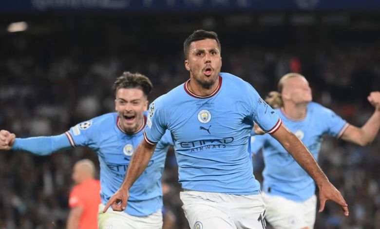 rodri, grealish e haaland comemoram o gol do título