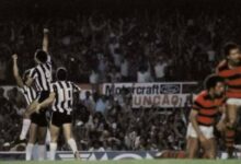 jogadores do atlético mineiro comemoram gol em cima do flamengo