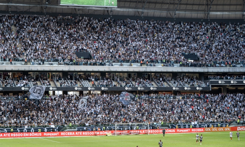 imagem da torcida do atlético no novo estadio